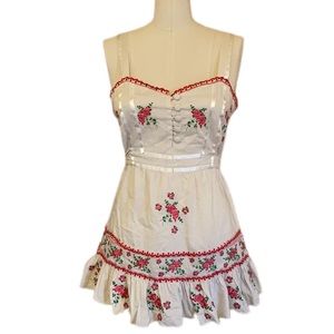 Embroidered fitted top